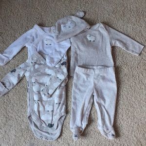 Newborn gender neutral/unisex set